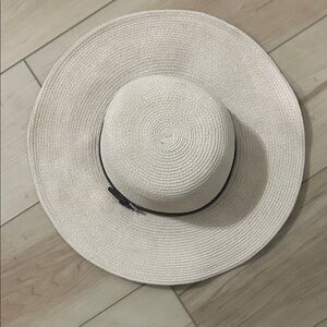 Stylish Cream Wide-Brim Hat